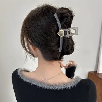 Velika akril bobby pin za kosu u obliku srca ljubavi za žene 2023, ljetna korejski bistra bobby pin s morski pas, kape, pribor za kosu