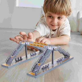 1 komplet model željezničke stanice, model simulacije željezničke stanice, plastični model pješački most, dekor za pješčane površine