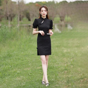 Cheongsam 2023, proljeće i ljeto, novo donje crna haljina Young Daily, elegantna mode, приталенный rezove, kratko promjene kineska haljina